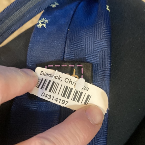 Ellerbeck Christina Pooh, Tigger and Piglet tie - Picture 3 of 4